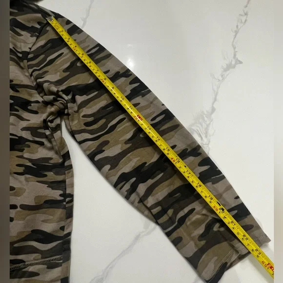 Green Envelope Lightweight Long Sleeve Camo Hoodie Size 2x - Picture 7 of 9